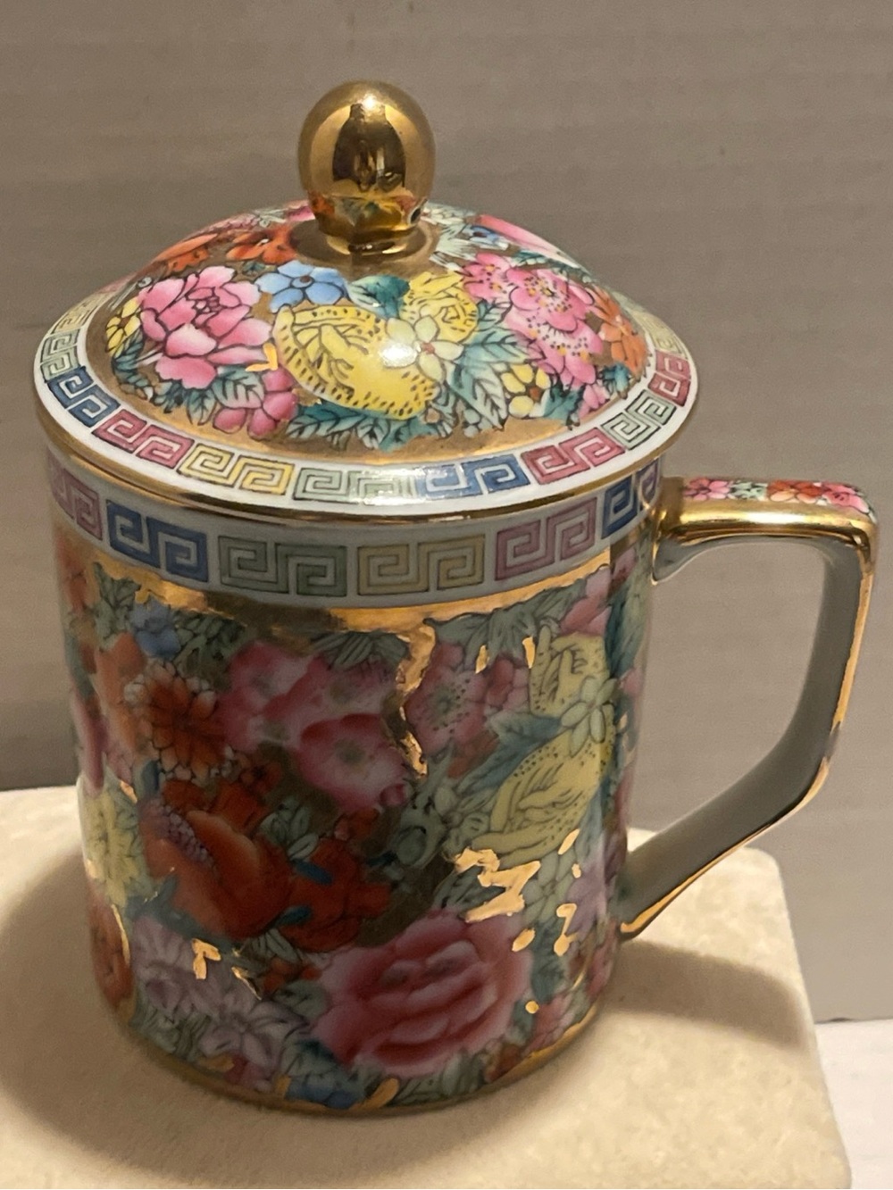 Chinese Floral Porcelain Lidded Mug with Heavy Gold Accents w/lid